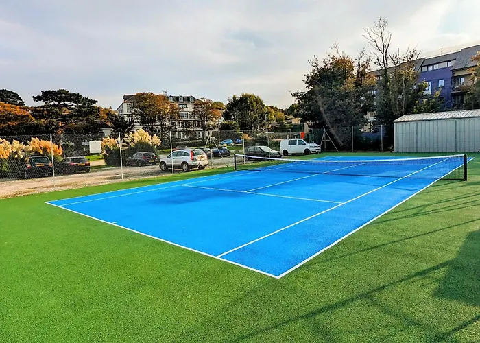 Hideaway - Exclusive Marina Development, Town Centre, With Parking