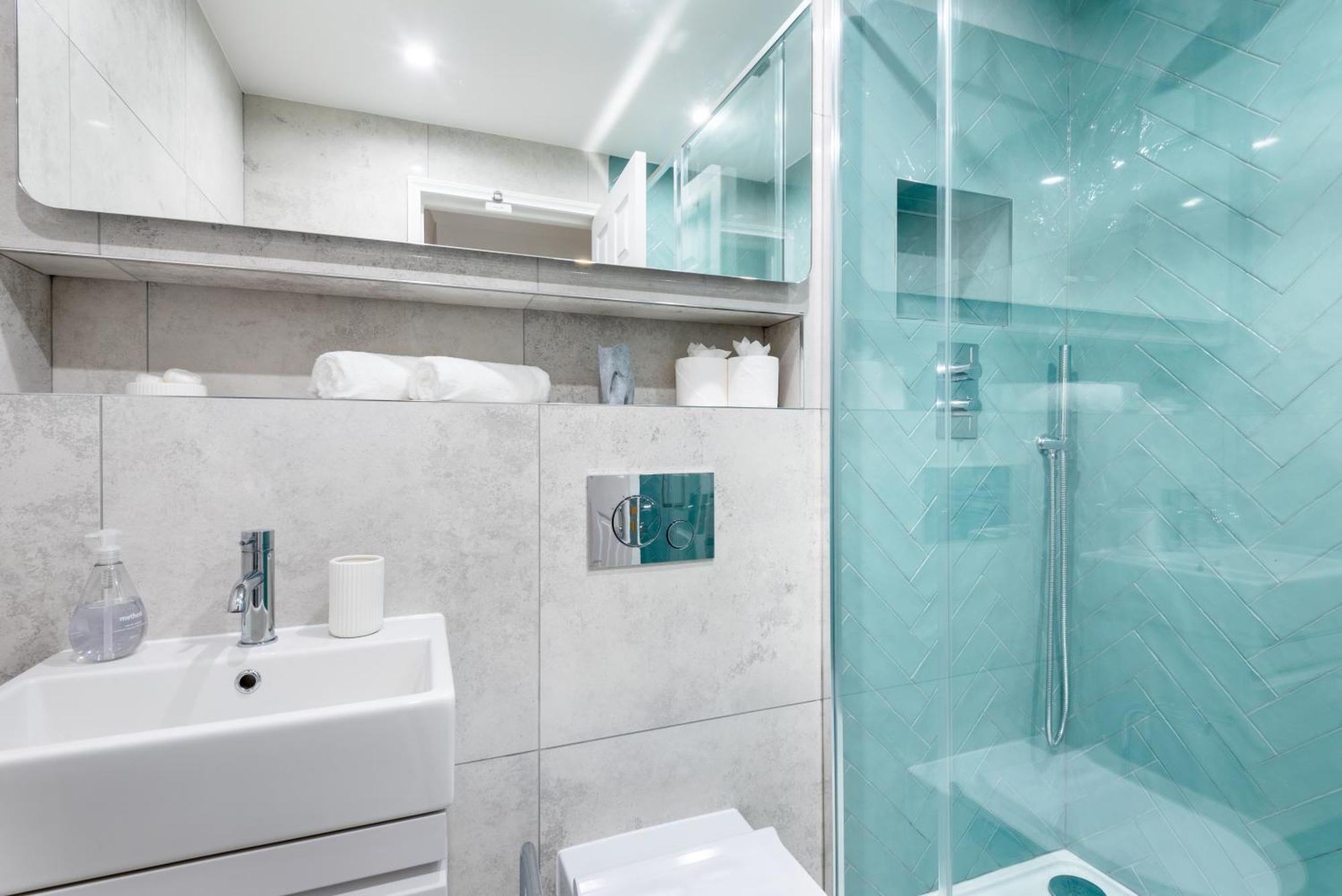 Hideaway - Exclusive Marina Development, Town Centre, With Parking Falmouth